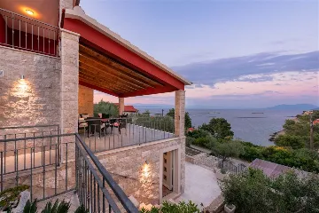 4-Bedroom Villa in Prigradica with Private Sea Deck