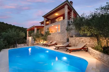 4-Bedroom Villa in Prigradica with Private Sea Deck