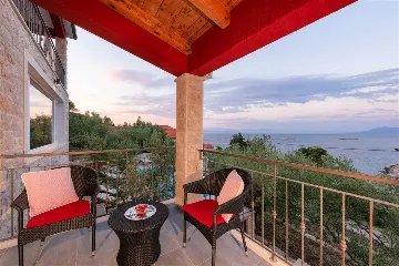 4-Bedroom Villa in Prigradica with Private Sea Deck