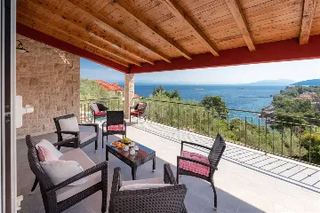 4-Bedroom Villa in Prigradica with Private Sea Deck