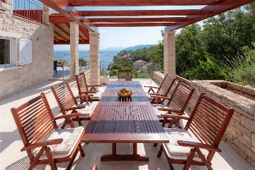 4-Bedroom Villa in Prigradica with Private Sea Deck