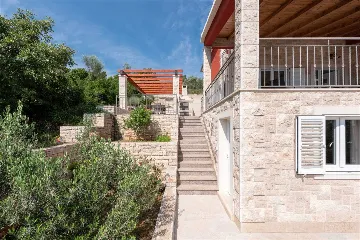 4-Bedroom Villa in Prigradica with Private Sea Deck