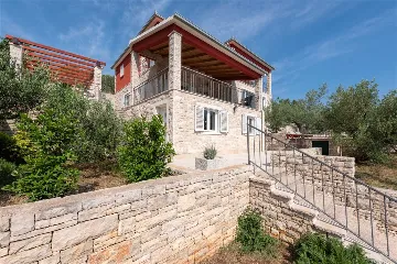 4-Bedroom Villa in Prigradica with Private Sea Deck