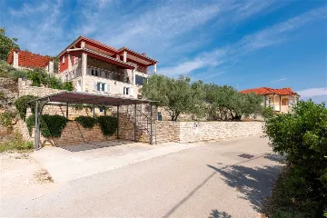 4-Bedroom Villa in Prigradica with Private Sea Deck