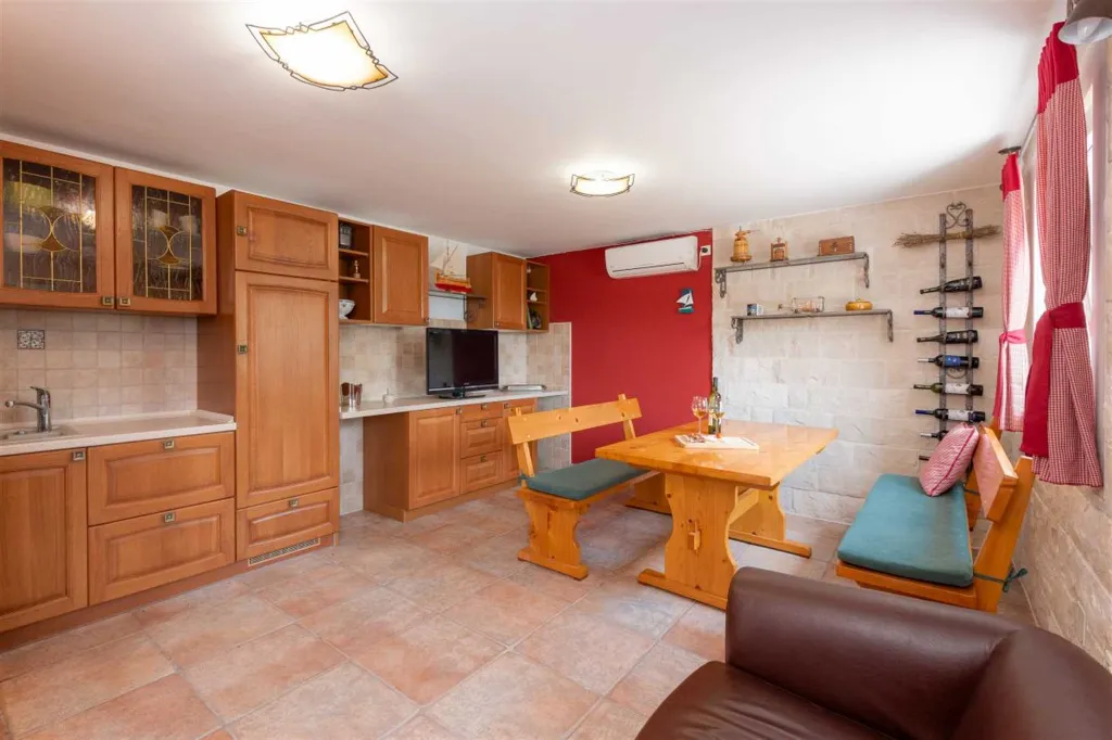 4-Bedroom Villa in Prigradica with Private Sea Deck