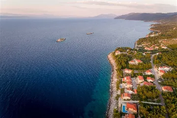 4-Bedroom Villa in Prigradica with Private Sea Deck