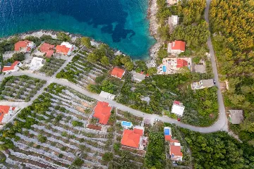 4-Bedroom Villa in Prigradica with Private Sea Deck