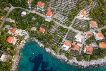 4-Bedroom Villa in Prigradica with Private Sea Deck