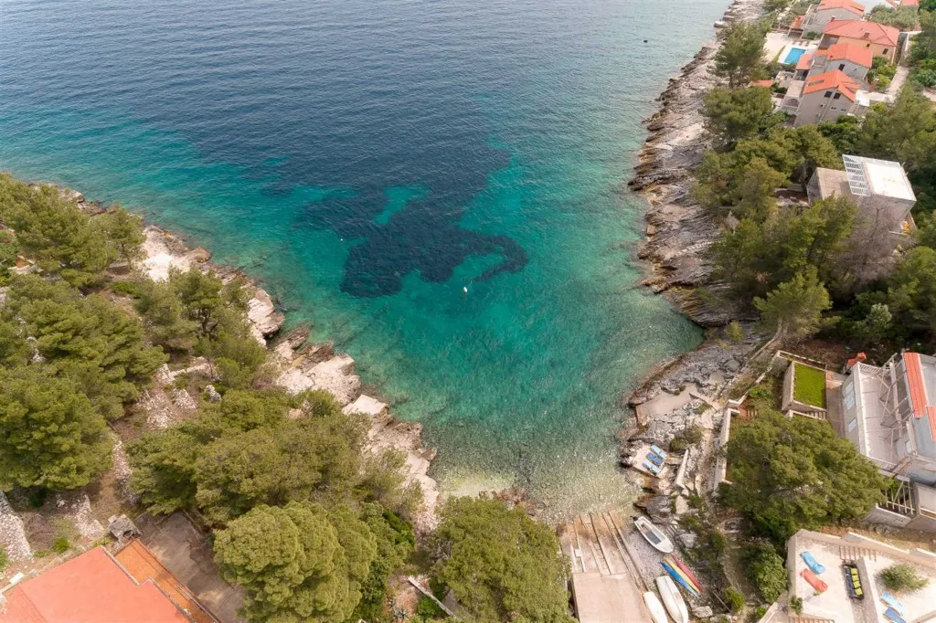 4-Bedroom Villa in Prigradica with Private Sea Deck
