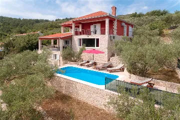 4-Bedroom Villa in Prigradica with Private Sea Deck