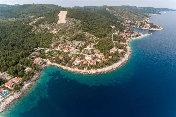 4-Bedroom Villa in Prigradica with Private Sea Deck