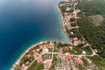 4-Bedroom Villa in Prigradica with Private Sea Deck