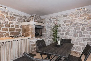 Stone Villa with Heated Pool in Drvenik Mali