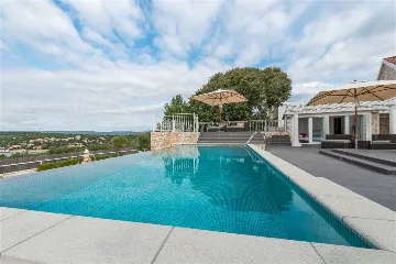 Stone Villa with Heated Pool in Drvenik Mali