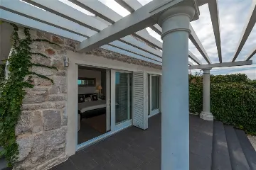 Stone Villa with Heated Pool in Drvenik Mali