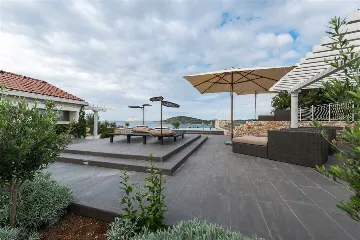 Stone Villa with Heated Pool in Drvenik Mali