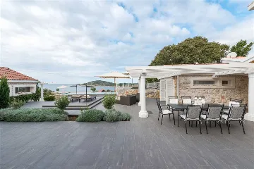 Stone Villa with Heated Pool in Drvenik Mali