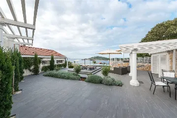 Stone Villa with Heated Pool in Drvenik Mali