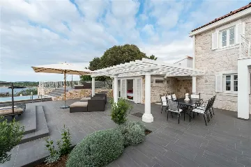 Stone Villa with Heated Pool in Drvenik Mali