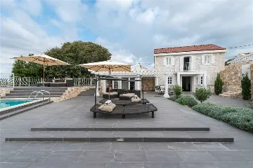 Stone Villa with Heated Pool in Drvenik Mali