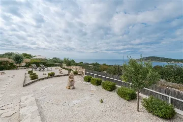 Stone Villa with Heated Pool in Drvenik Mali