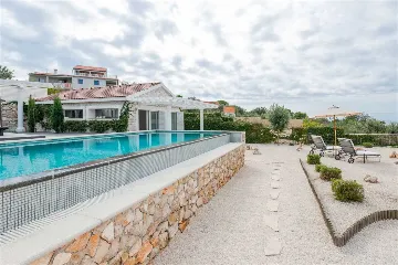 Stone Villa with Heated Pool in Drvenik Mali