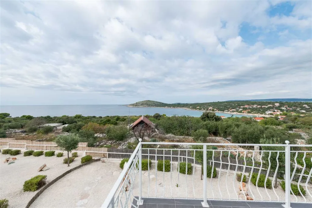 Stone Villa with Heated Pool in Drvenik Mali