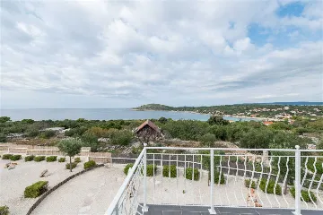 Stone Villa with Heated Pool in Drvenik Mali