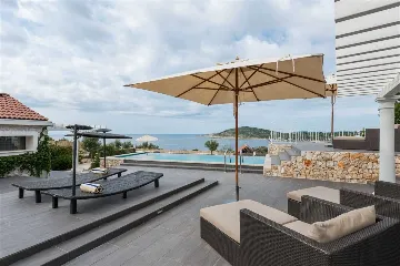 Stone Villa with Heated Pool in Drvenik Mali