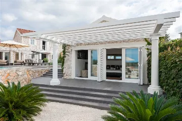 Stone Villa with Heated Pool in Drvenik Mali