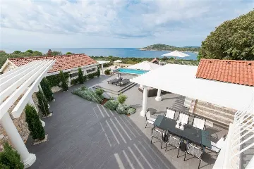 Stone Villa with Heated Pool in Drvenik Mali