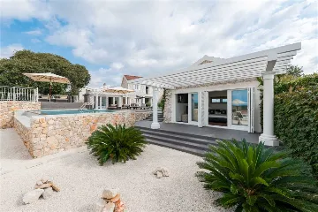 Stone Villa with Heated Pool in Drvenik Mali