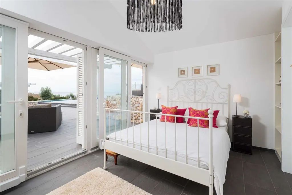 Stone Villa with Heated Pool in Drvenik Mali