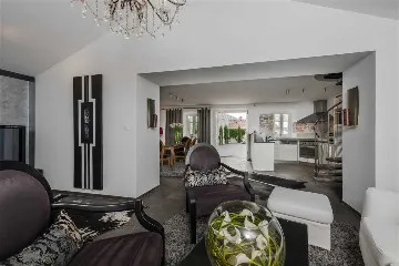 Stone Villa with Heated Pool in Drvenik Mali