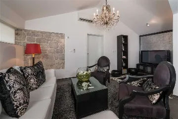 Stone Villa with Heated Pool in Drvenik Mali