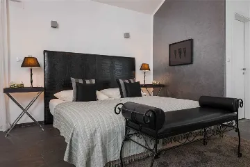 Stone Villa with Heated Pool in Drvenik Mali