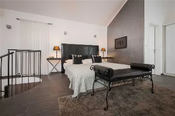 Stone Villa with Heated Pool in Drvenik Mali