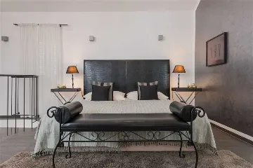 Stone Villa with Heated Pool in Drvenik Mali