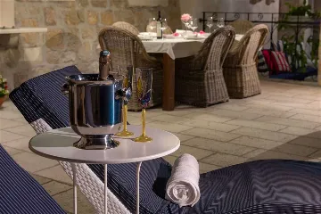 3-Bedroom Stone Villa with Pool in Murvica