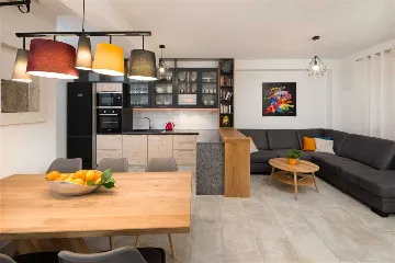 3-Bedroom Stone Villa with Pool in Murvica