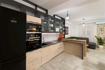 3-Bedroom Stone Villa with Pool in Murvica