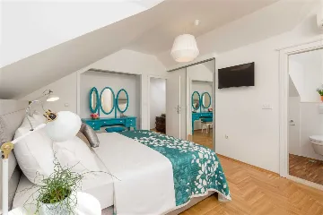 3-Bedroom Stone Villa with Pool in Murvica