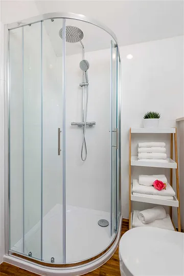 3-Bedroom Stone Villa with Pool in Murvica