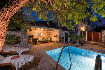 2-Bedroom Villa with Pool in Bol