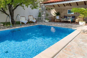 2-Bedroom Villa with Pool in Bol