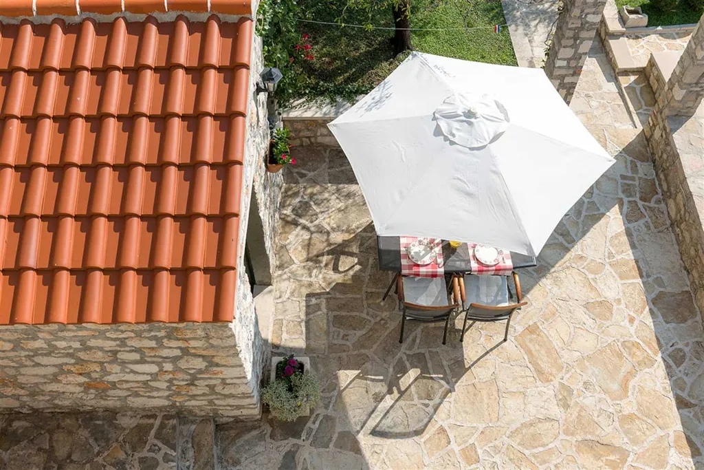 2-Bedroom Villa with Pool in Bol
