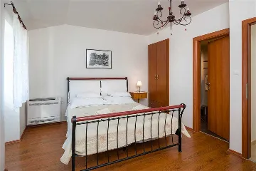 2-Bedroom Villa with Pool in Bol