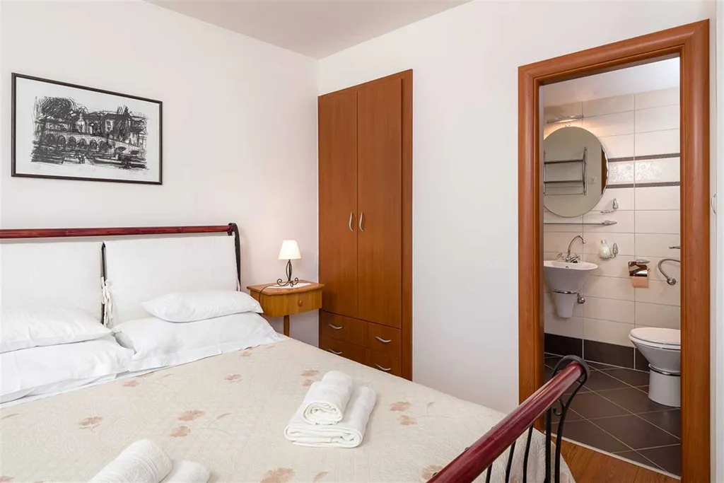2-Bedroom Villa with Pool in Bol
