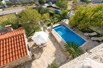 2-Bedroom Villa with Pool in Bol