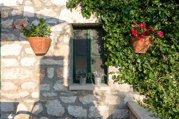 2-Bedroom Villa with Pool in Bol